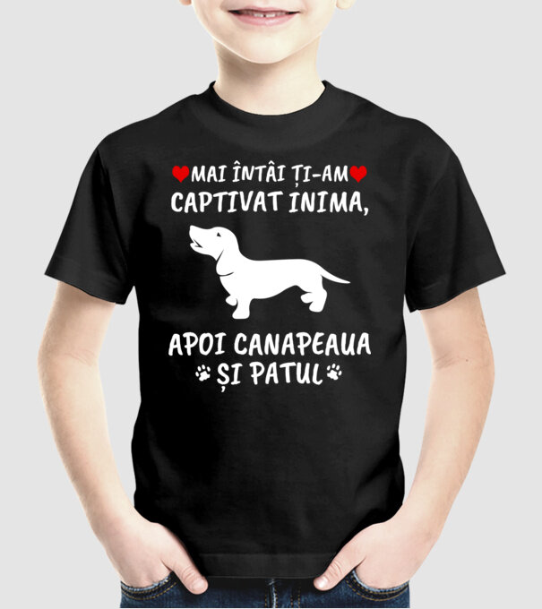 Mai întâi ți-am captivat inima, apoi canapeaua și patul model negru pe tricou
