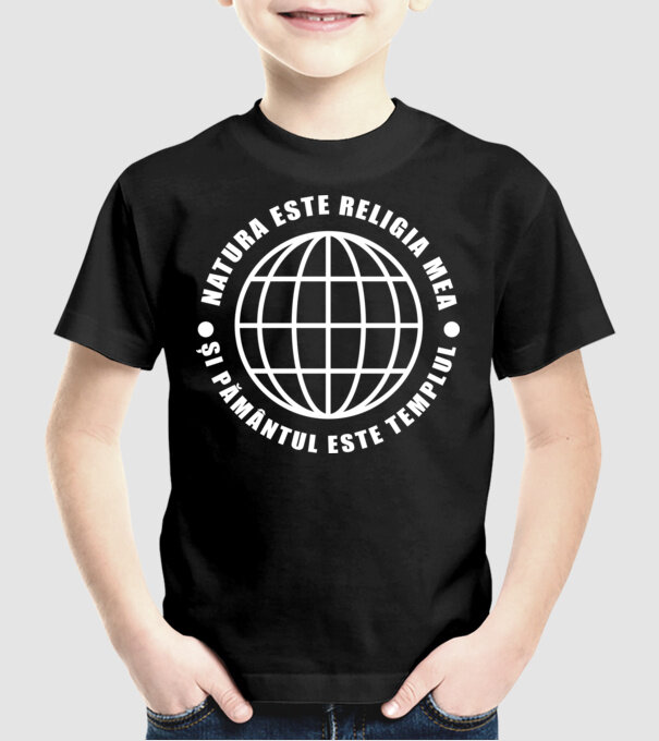 Natura este religia mea model negru pe tricou