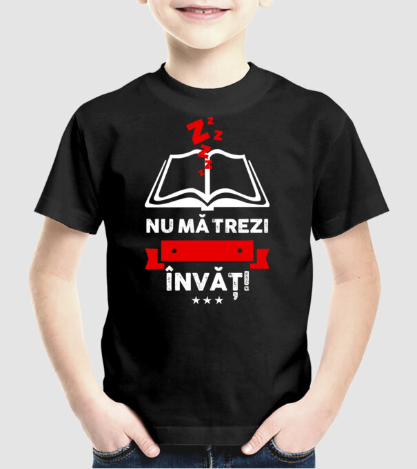 Nu mă trezi, învăț model negru pe tricou