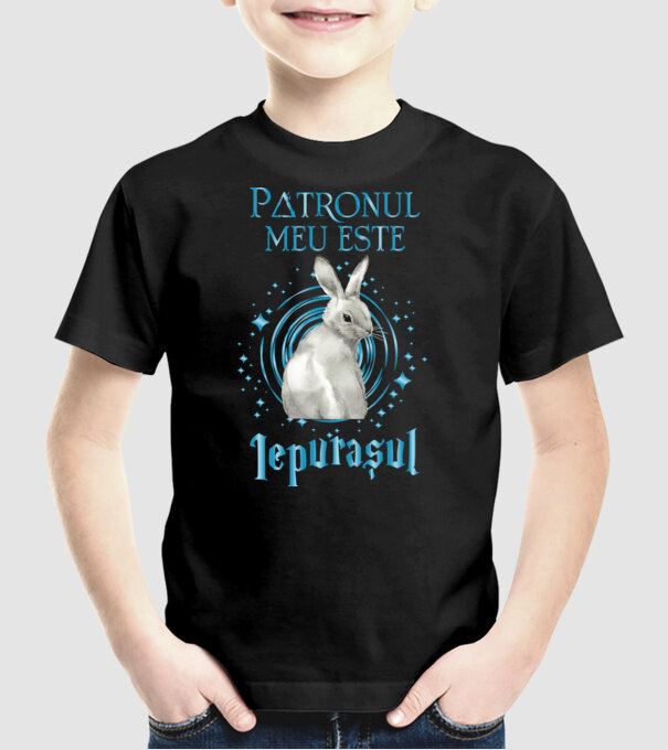 Patronul meu este IEPURAȘUL model negru pe tricou