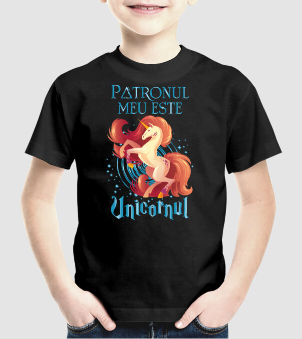 Patronul meu este UNICORNUL model negru pe tricou