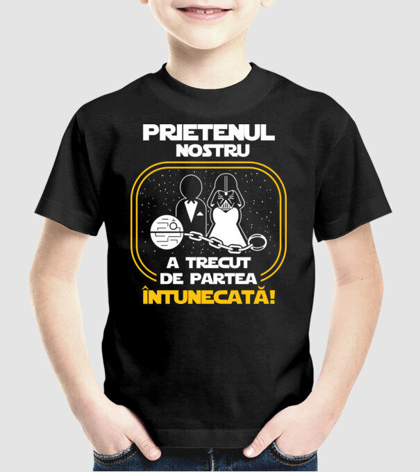 Prietenul nostru a trecut de partea întunecată model negru pe tricou