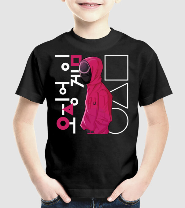 squd game guard model negru pe tricou