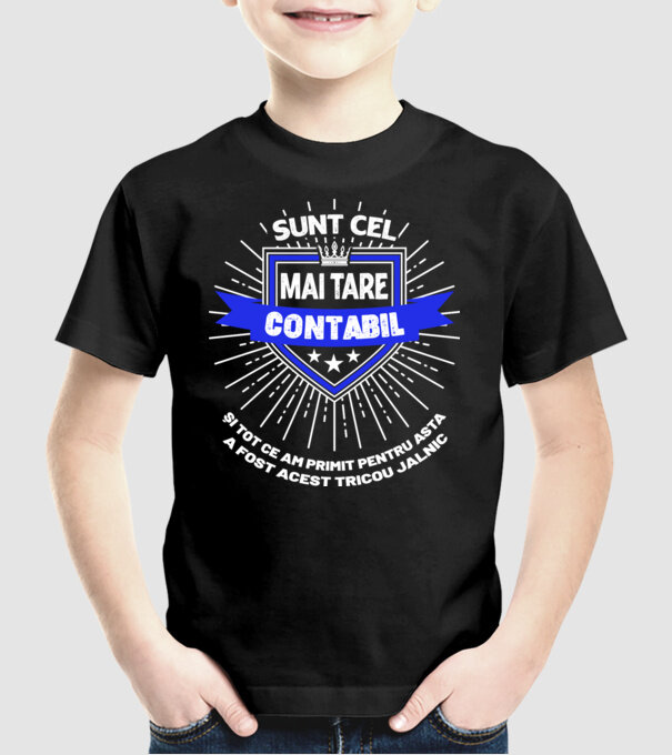 Sunt cel mai tare contabil și tot ce am primit pentru asta a fost acest tricou jalnic model negru pe tricou