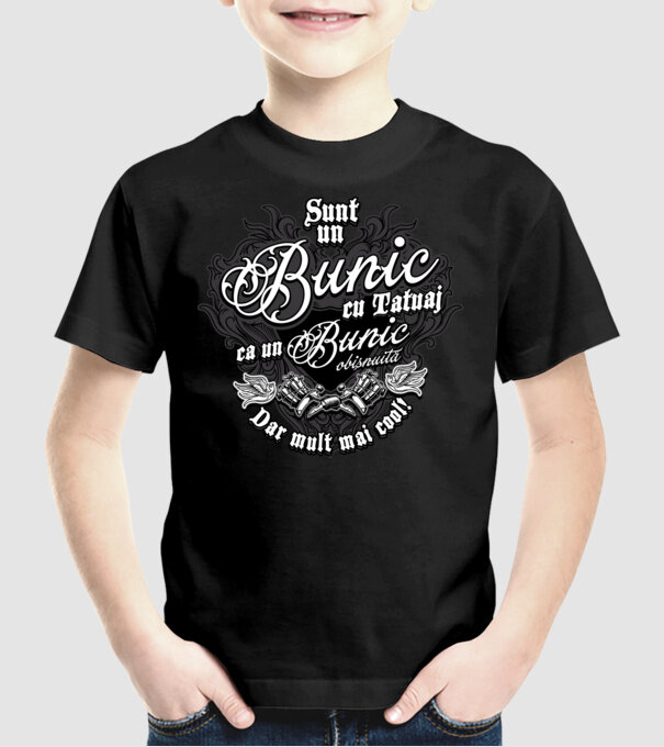 Sunt un bunic cu tatuaj, ca un bunic obișnuit, dar mult mai cool! model negru pe tricou