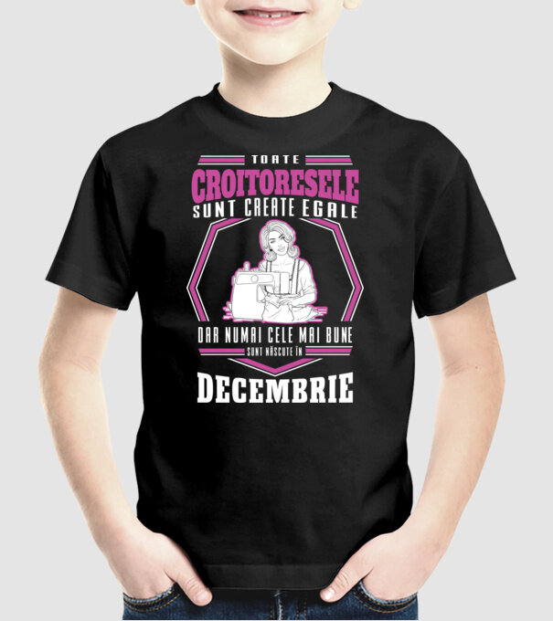 Toate croitoresele decembrie model negru pe tricou
