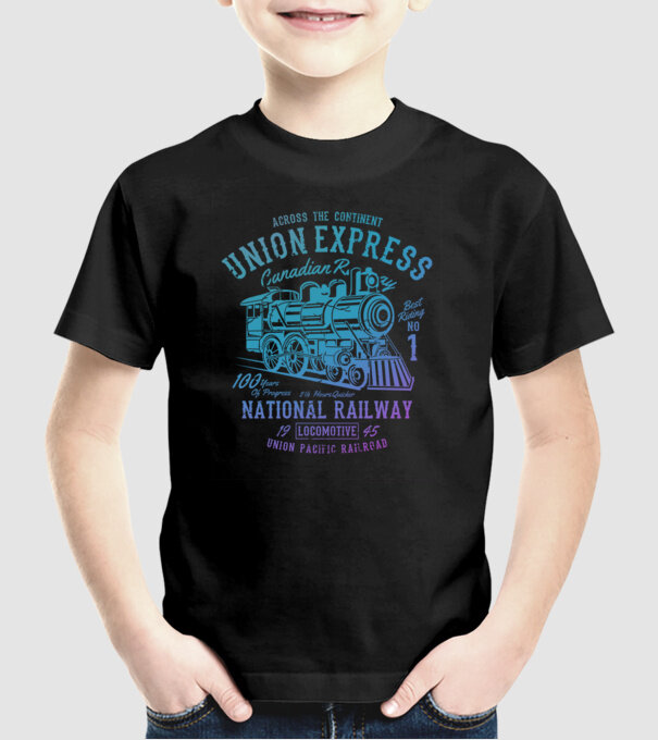 Trenuri model negru pe tricou