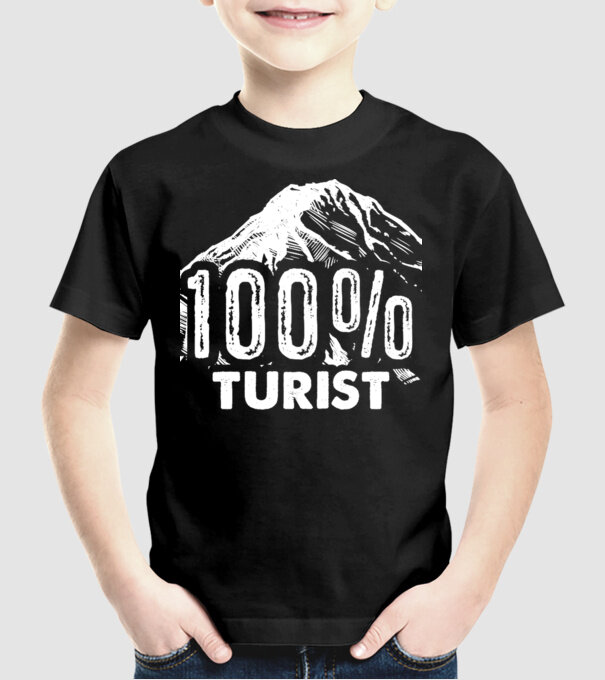 turist model negru pe tricou