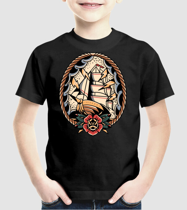 Vapoare model negru pe tricou