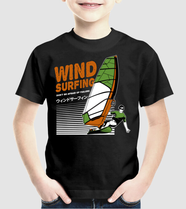 Wind Surf model negru pe tricou