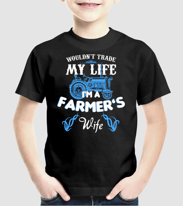 'Farmer''s wife' model negru pe tricou