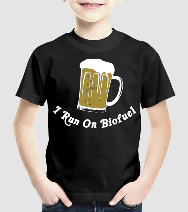 I Run On Biofuel model negru pe tricou
