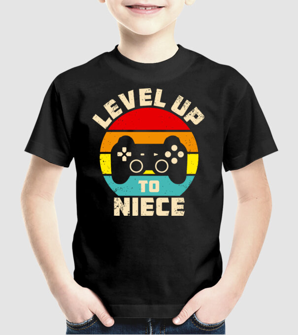 Level Up Niece model negru pe tricou