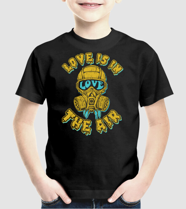 Love is in the air model negru pe tricou