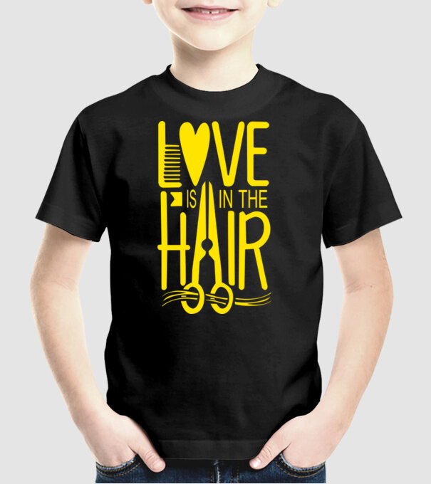 Love is in the hair model negru pe tricou
