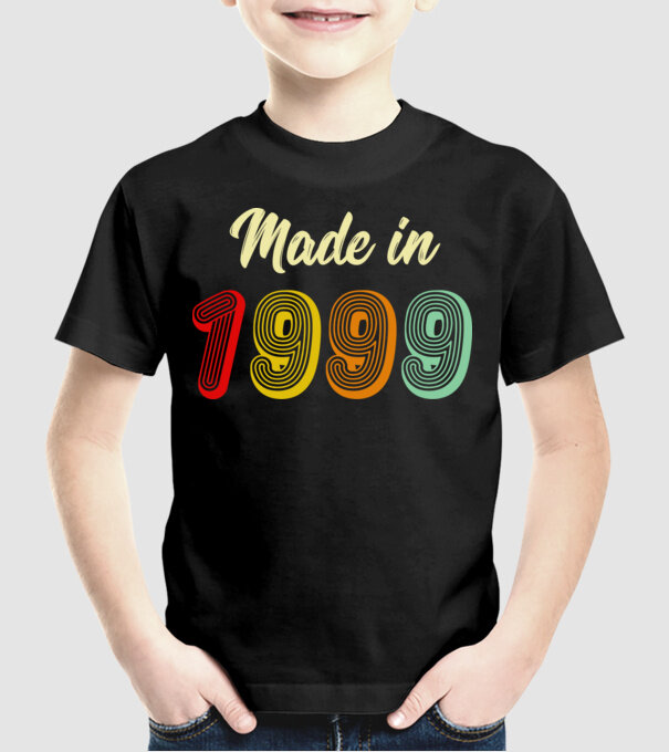 made in 1999 retro model negru pe tricou