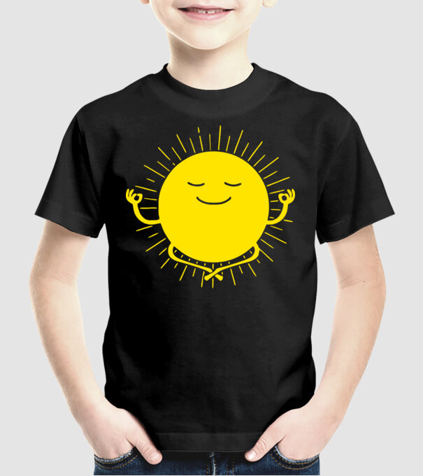 Soare meditând model negru pe tricou