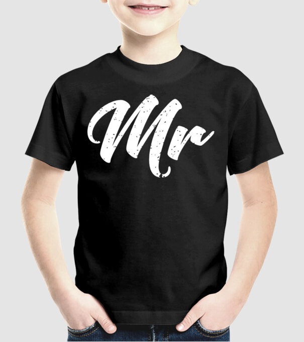 Mr 1 model negru pe tricou
