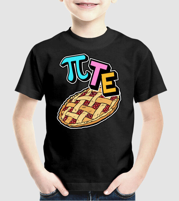 model negru pe tricou