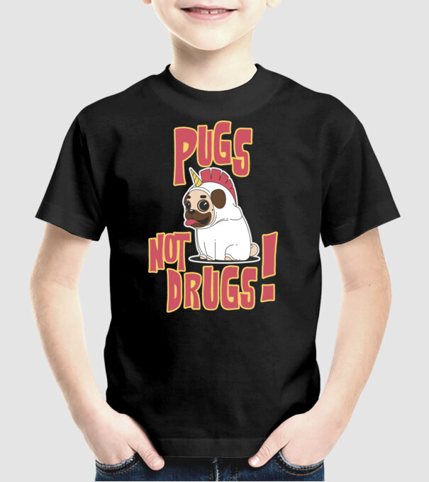 Pugs not drugs model negru pe tricou