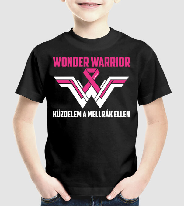 WONDER WARRIOR model negru pe tricou