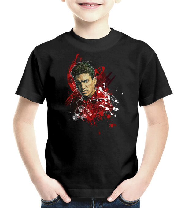  model  pe tricou