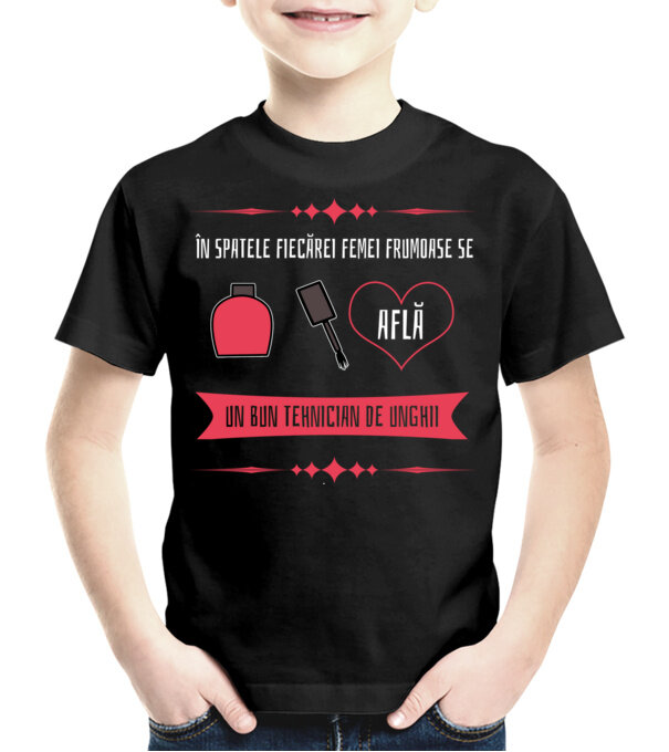  model  pe tricou