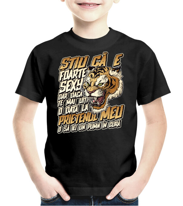  model  pe tricou