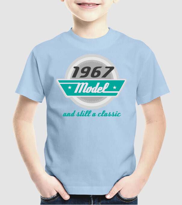 Model and still a classic - 1967 model albastru deschis pe tricou