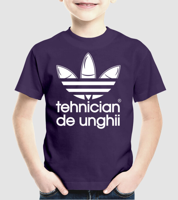 tehnician de unghii model mov pe tricou