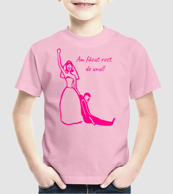 Am făcut rost de unul model roz deschis pe tricou