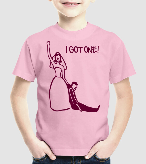 i got one model roz deschis pe tricou