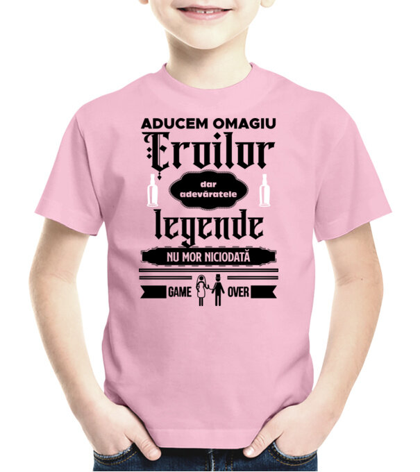  model  pe tricou