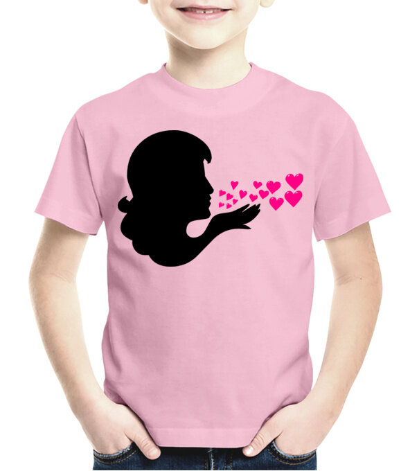  model  pe tricou