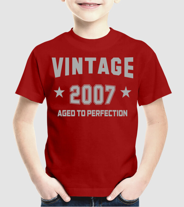 Vintage - 2007 model roșu pe tricou