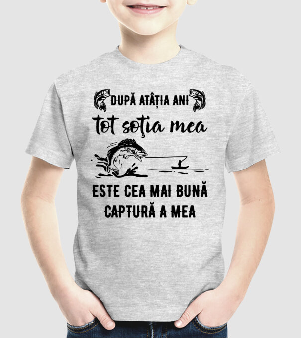 după atâția ani, tot soția mea este cea mai bună captură a mea D9914124 model gri pe tricou