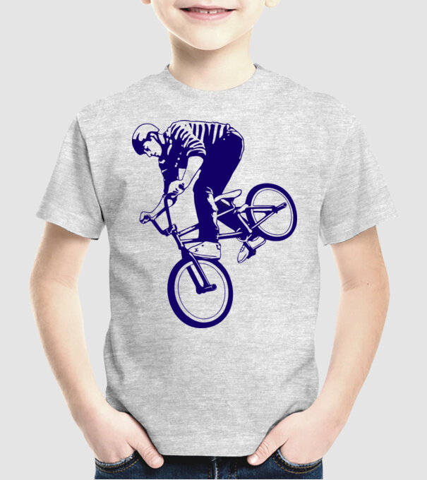BMX stunt model gri pe tricou