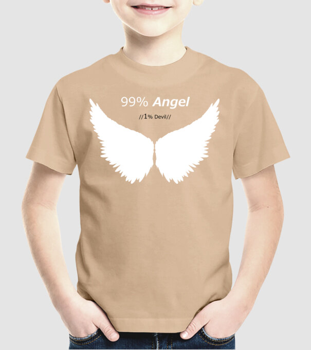 Angel model nisipiu pe tricou