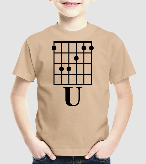U Chord model nisipiu pe tricou