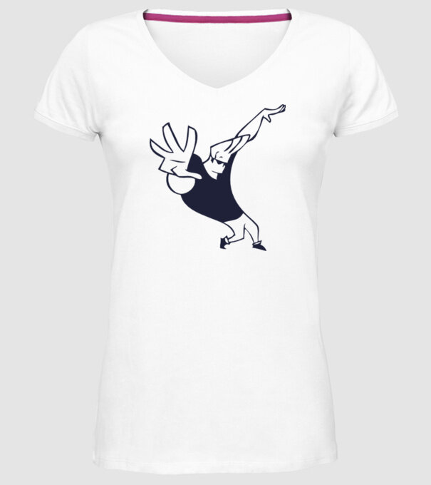 model alb pe tricou