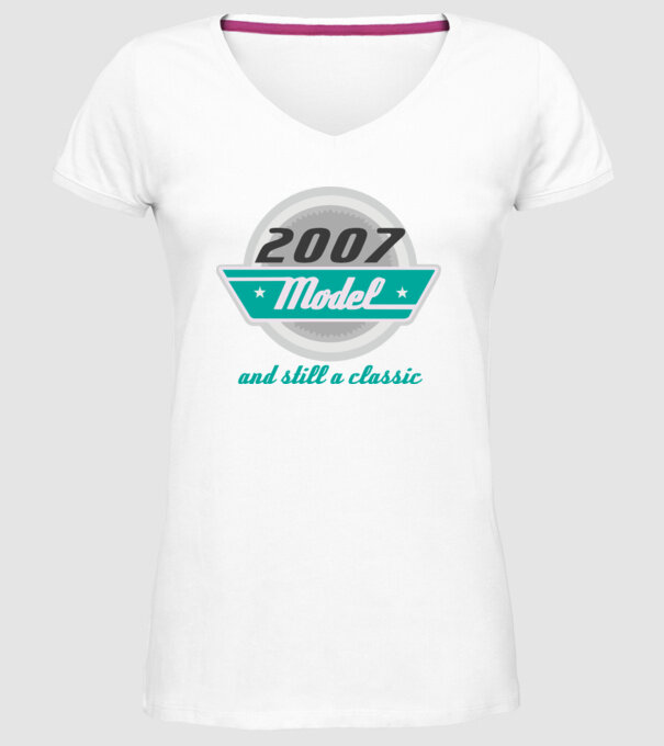 Model and still a classic - 2007 model alb pe tricou