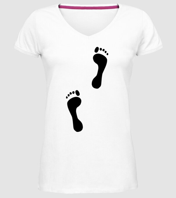 tălpi model alb pe tricou
