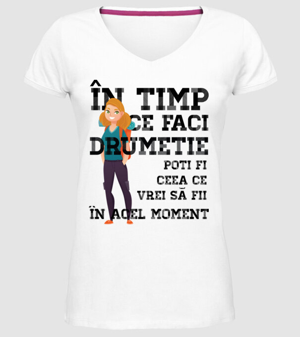 în timp ce faci drumeție poți fi ceea ce vrei să fii - în acel moment model alb pe tricou