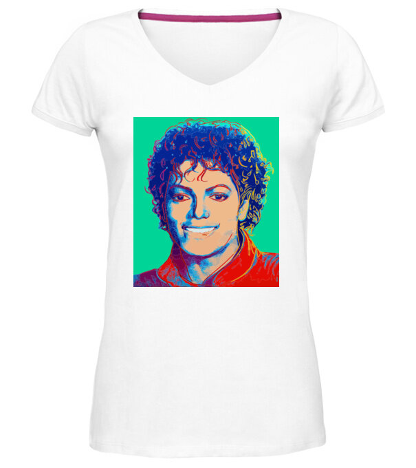  model  pe tricou