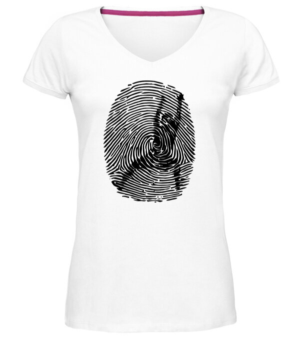  model  pe tricou
