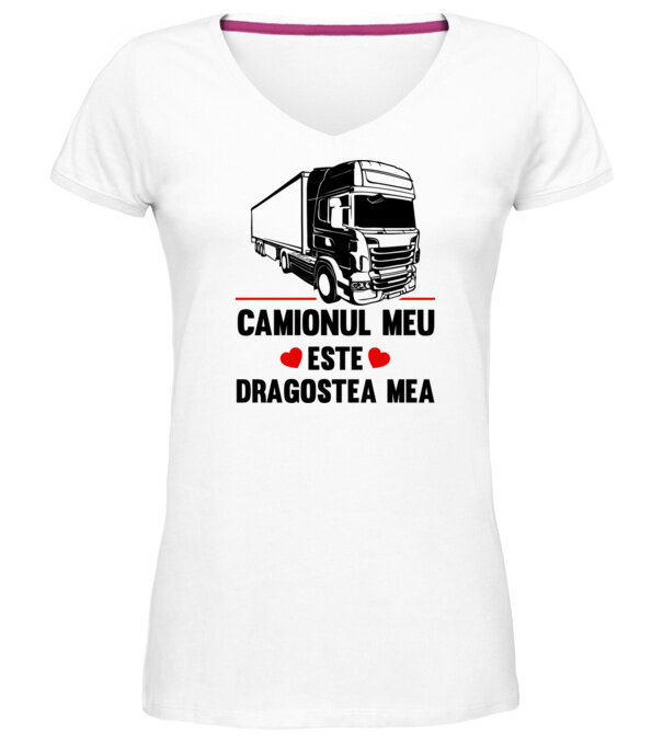  model  pe tricou