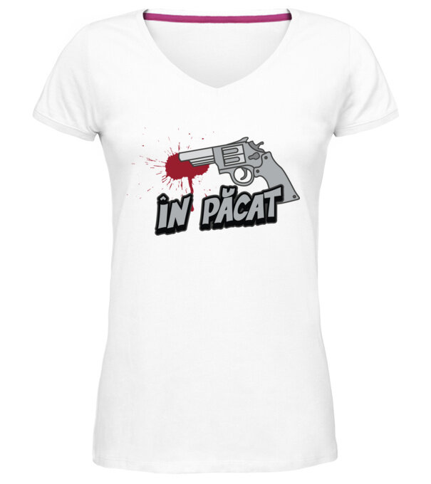  model  pe tricou