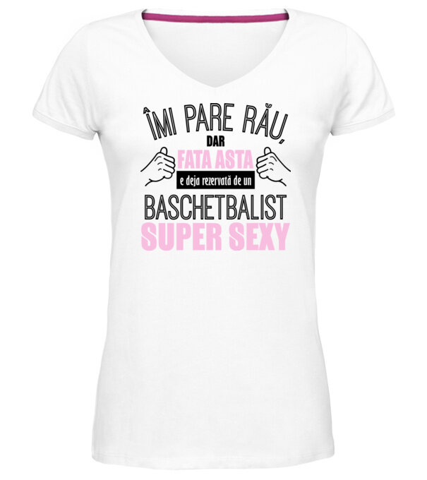  model  pe tricou