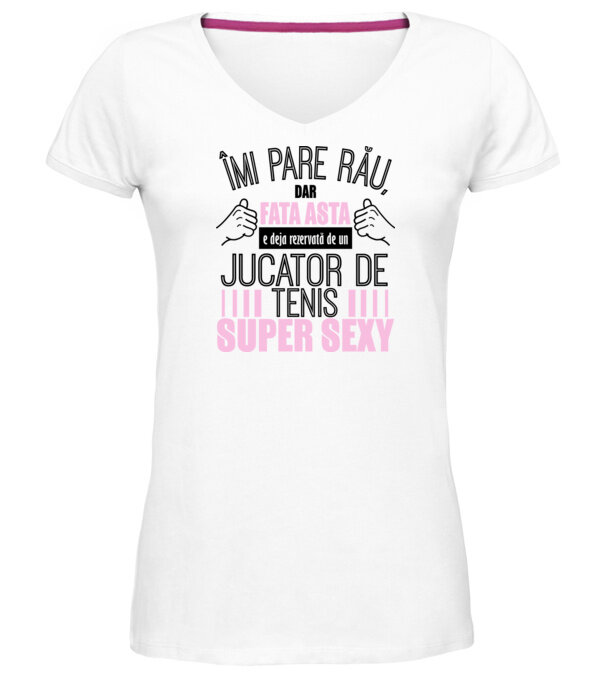  model  pe tricou