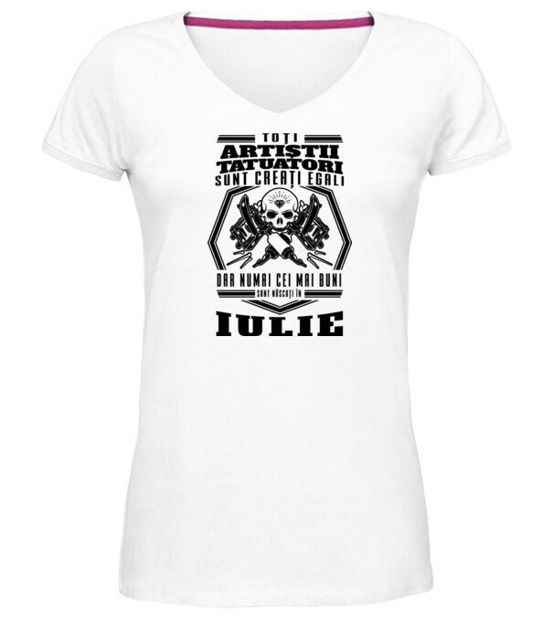  model  pe tricou